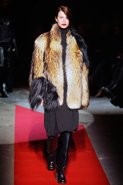 Look 32